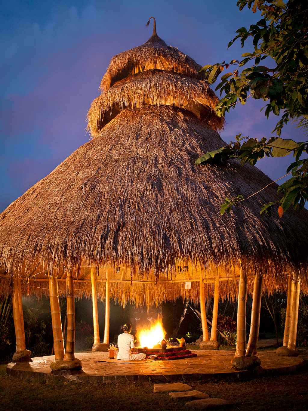 HeroTablet-Fire-Ceremony-Fivelements-hotel-experience-bali