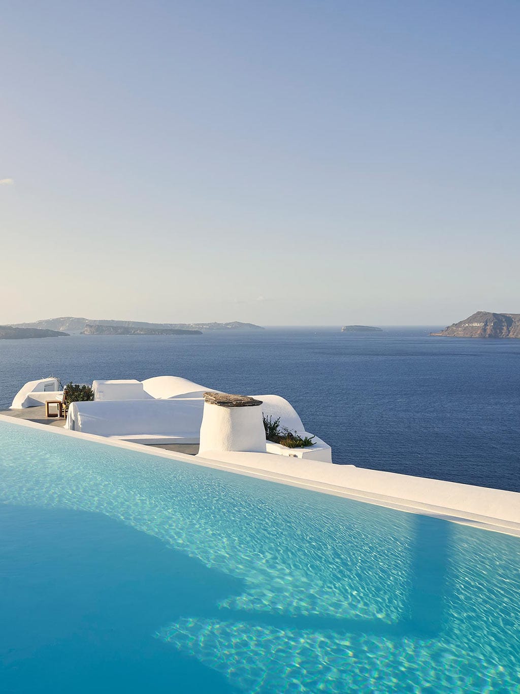 HeroTablet-katikies-hotel-experience-santorini-greece