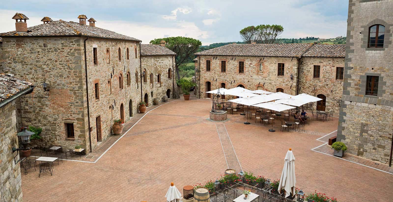 Outro-Castel-Monastero-Luxury-Cultural-Experience-Sienna-Italy